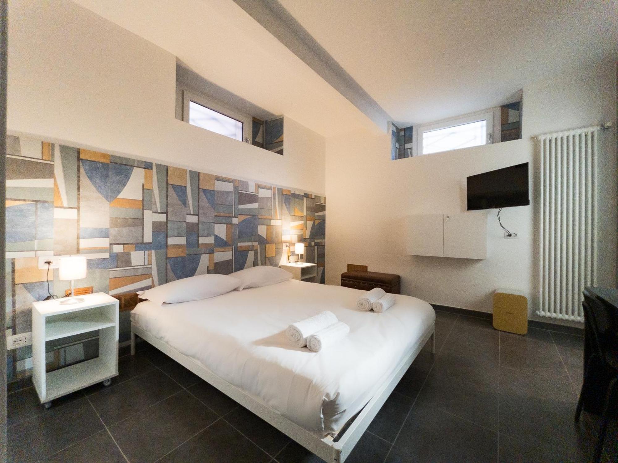 Rrrapido Holy Suites And Rooms - Via Sardegna Milano Eksteriør bilde