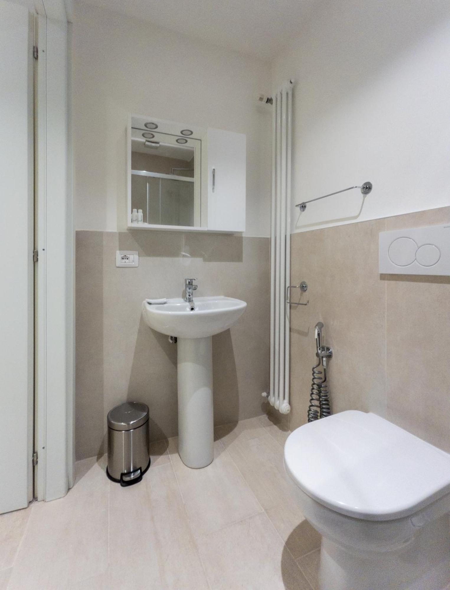 Rrrapido Holy Suites And Rooms - Via Sardegna Milano Eksteriør bilde