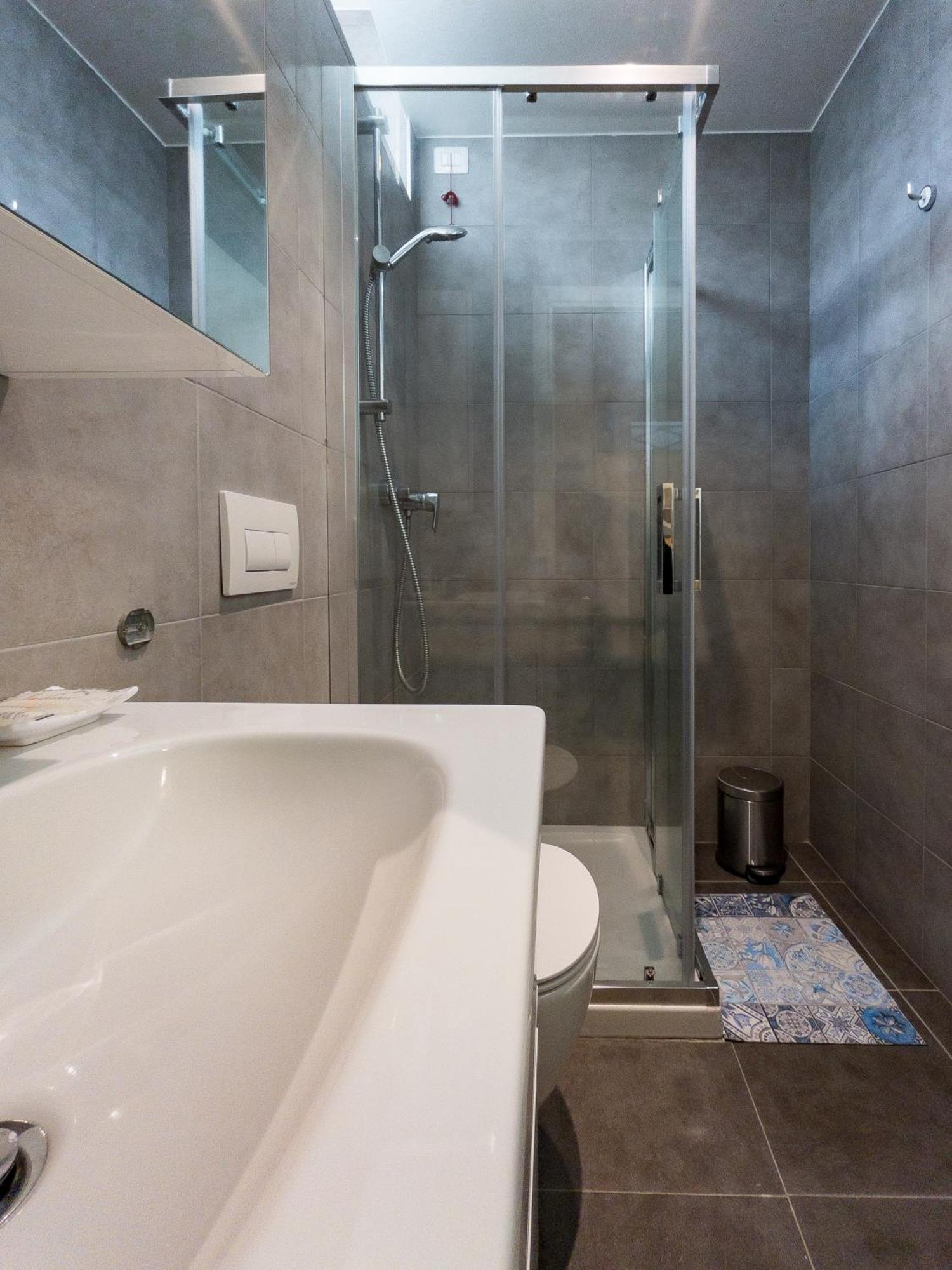 Rrrapido Holy Suites And Rooms - Via Sardegna Milano Eksteriør bilde