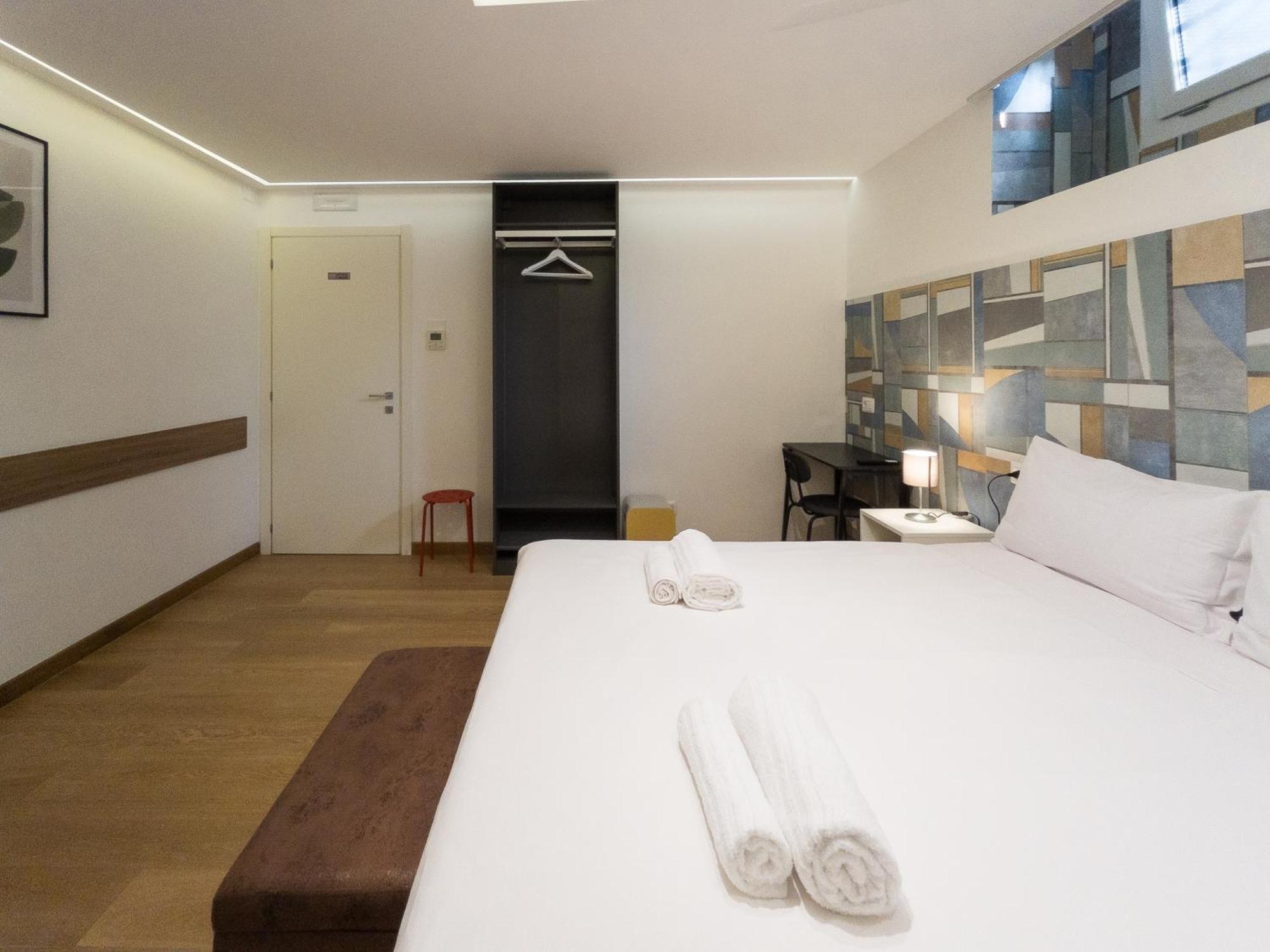 Rrrapido Holy Suites And Rooms - Via Sardegna Milano Eksteriør bilde